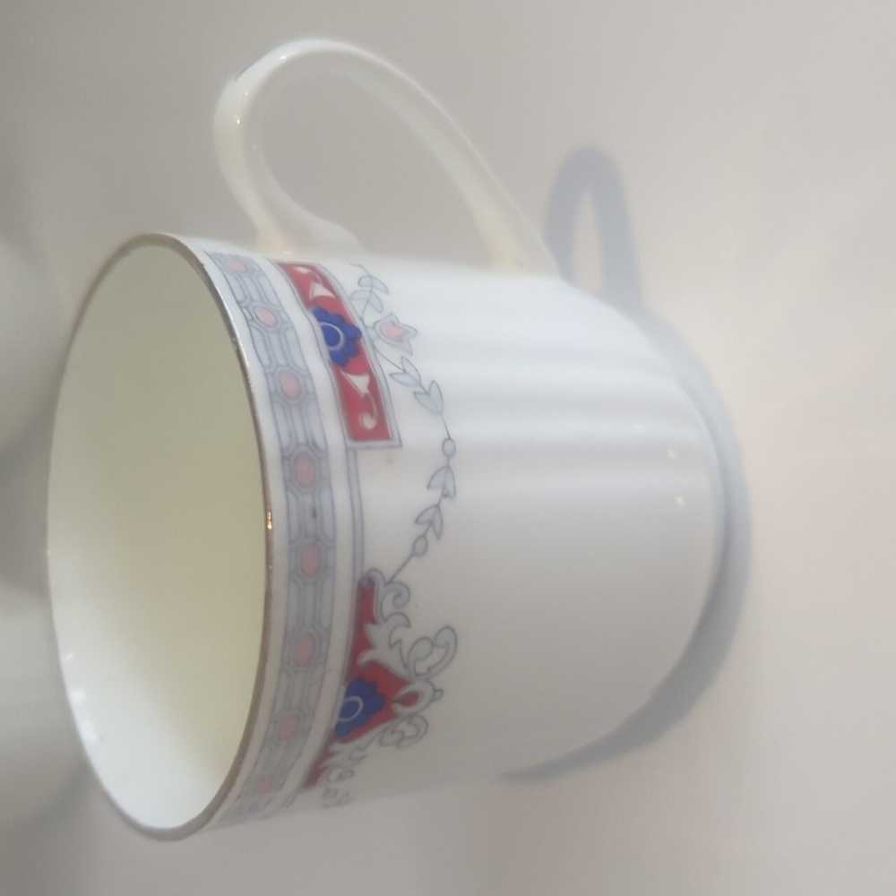 5 Lahorla Elegant White & Blue Fine Bone China Set - Great Condition